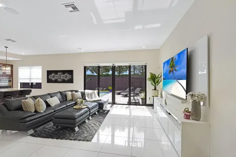 15451 NW 88th Avenue Miami Lakes FL 33018
