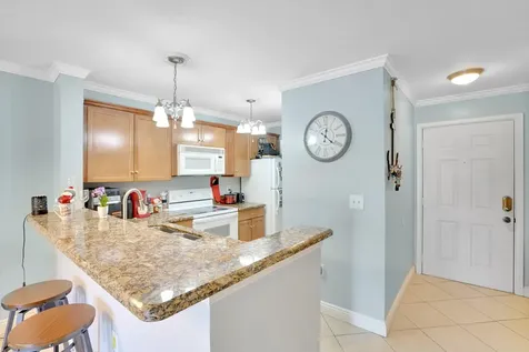 4855 Via Palm Lakes West Palm Beach FL 33417