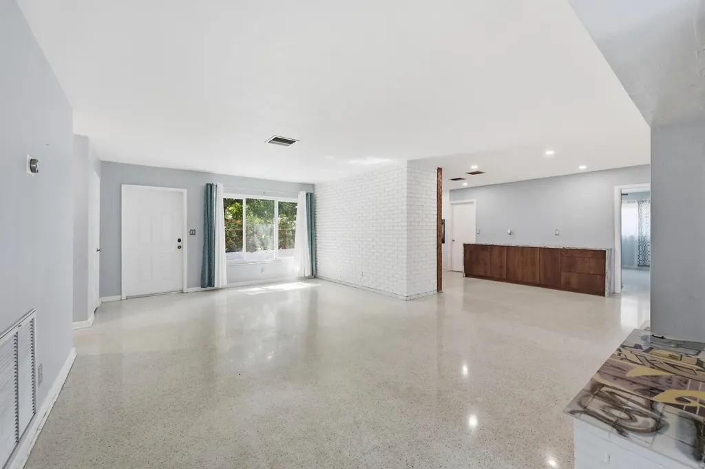 370 SW 13th Street Pompano Beach FL 33060
