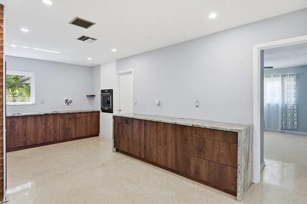 370 SW 13th Street Pompano Beach FL 33060
