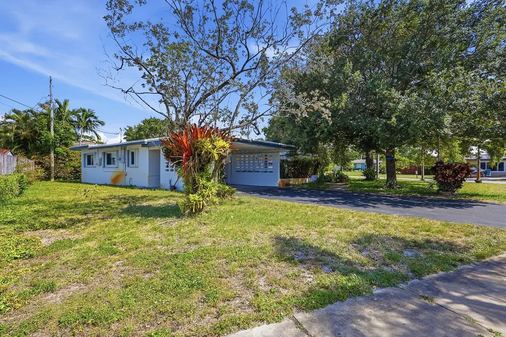 370 SW 13th Street Pompano Beach FL 33060