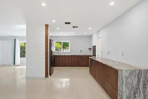 370 SW 13th Street Pompano Beach FL 33060