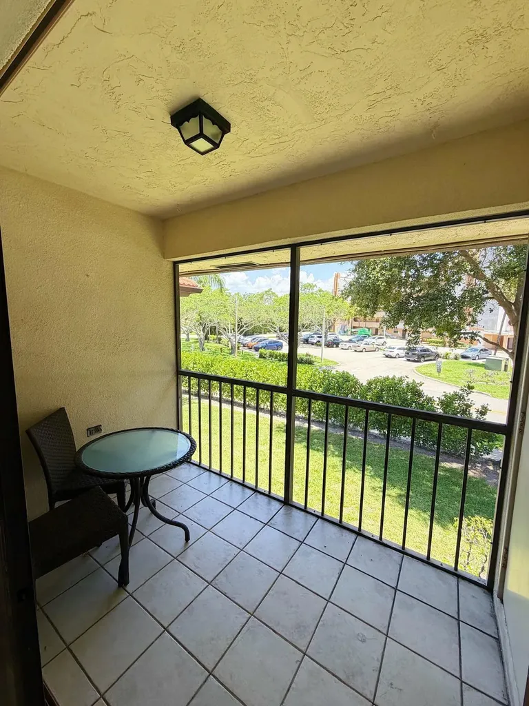 351 Club Circle Boca Raton FL 33487