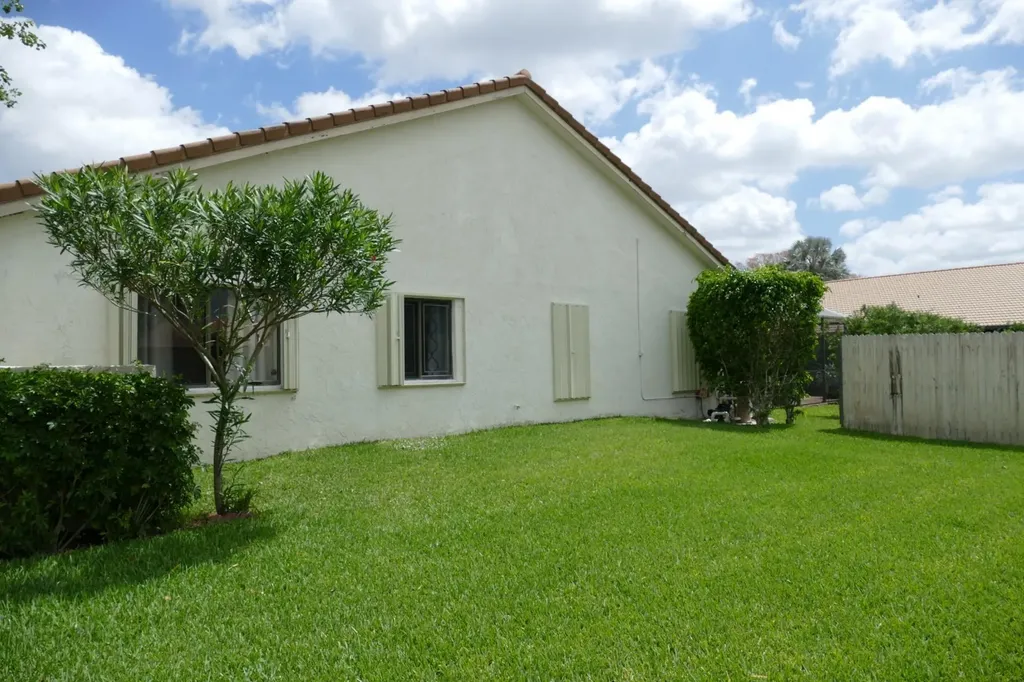 1066 NW 97th Avenue Plantation FL 33322
