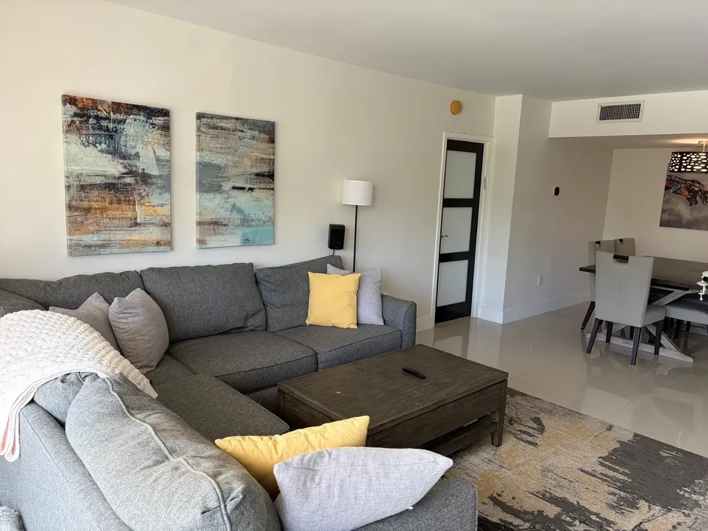 3625 N Country Club Drive Aventura FL 33180