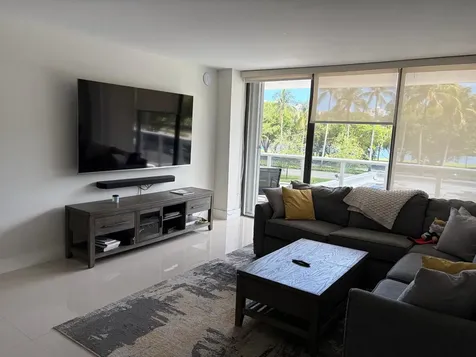 3625 N Country Club Drive Aventura FL 33180