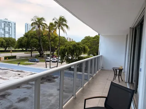 3625 N Country Club Drive Aventura FL 33180