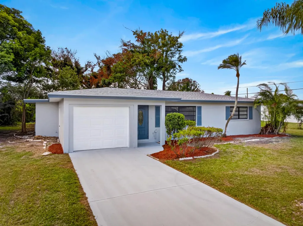 779 Lomas Street Port St Lucie FL 34952