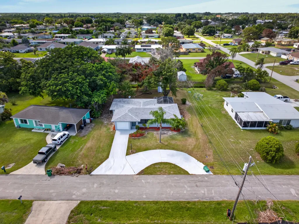 779 Lomas Street Port St Lucie FL 34952