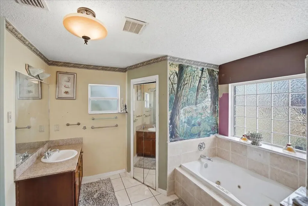 2418 SW Bayshore Boulevard Port St Lucie FL 34984