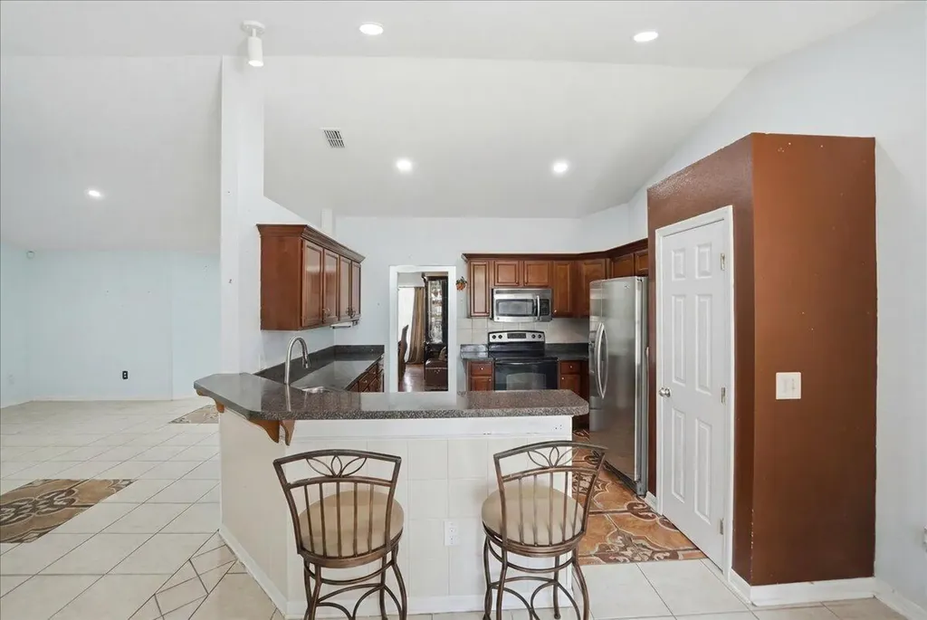 2418 SW Bayshore Boulevard Port St Lucie FL 34984
