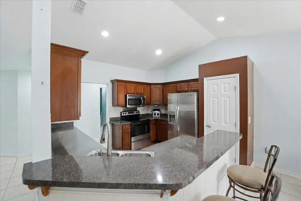 2418 SW Bayshore Boulevard Port St Lucie FL 34984