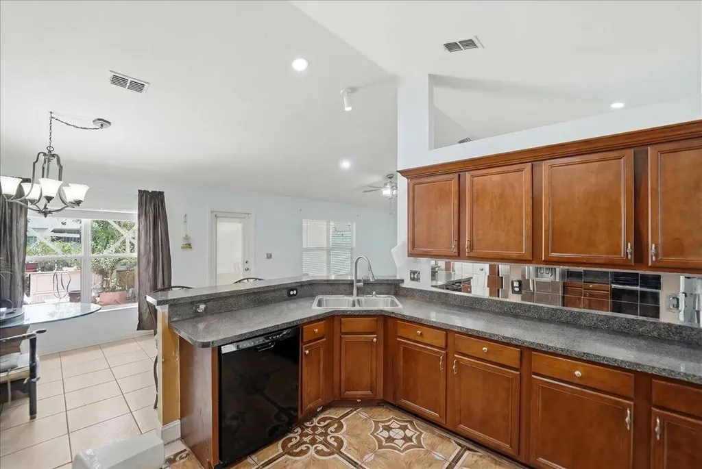 2418 SW Bayshore Boulevard Port St Lucie FL 34984