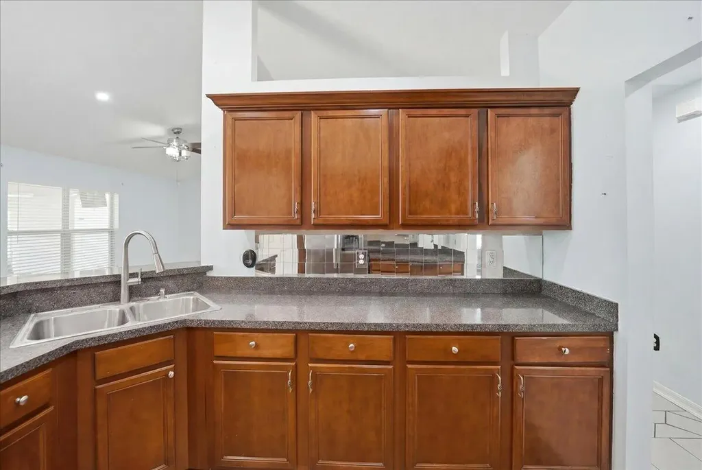 2418 SW Bayshore Boulevard Port St Lucie FL 34984