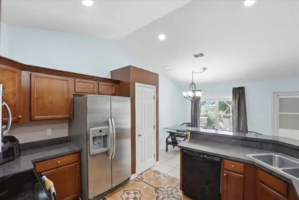 2418 SW Bayshore Boulevard Port St Lucie FL 34984