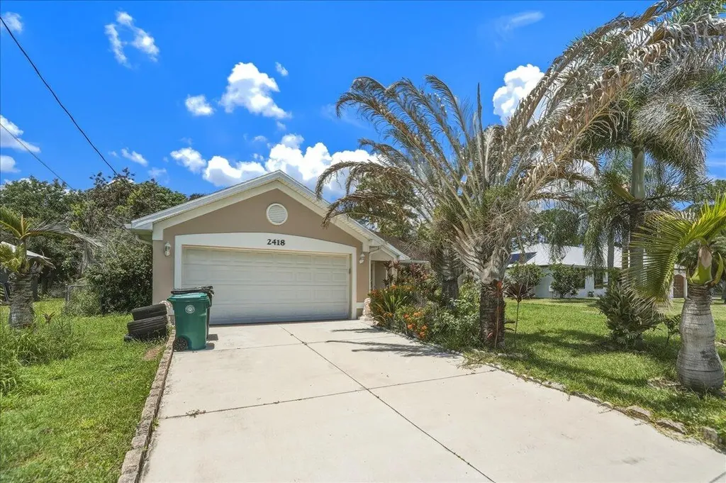 2418 SW Bayshore Boulevard Port St Lucie FL 34984