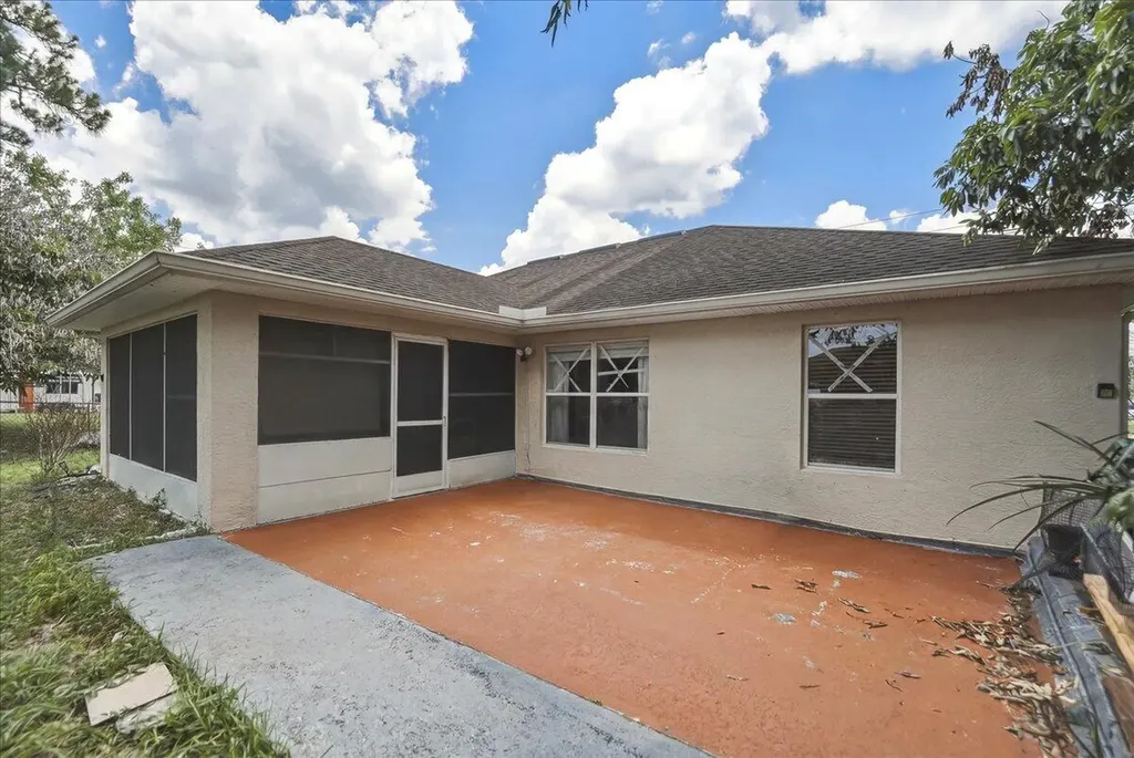 2418 SW Bayshore Boulevard Port St Lucie FL 34984