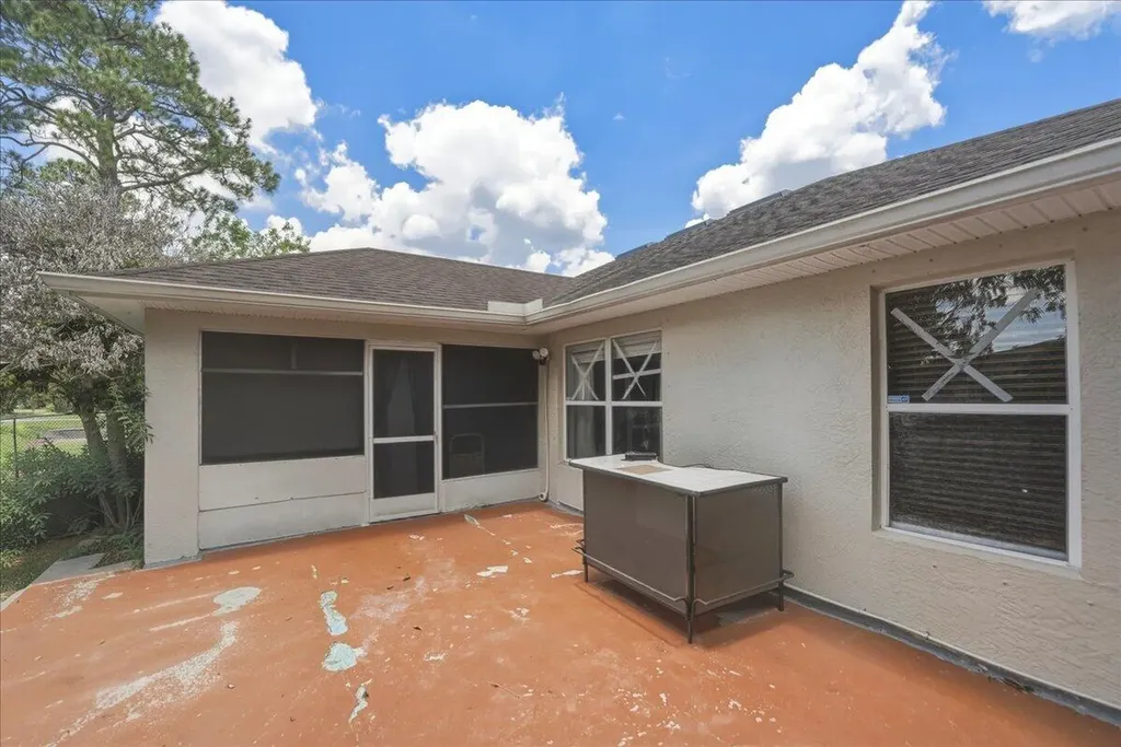 2418 SW Bayshore Boulevard Port St Lucie FL 34984