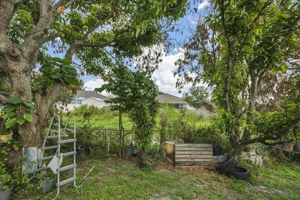 2418 SW Bayshore Boulevard Port St Lucie FL 34984