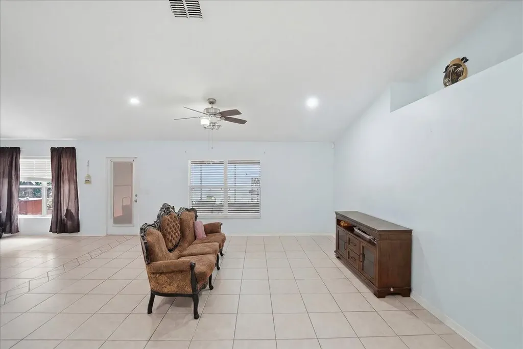 2418 SW Bayshore Boulevard Port St Lucie FL 34984