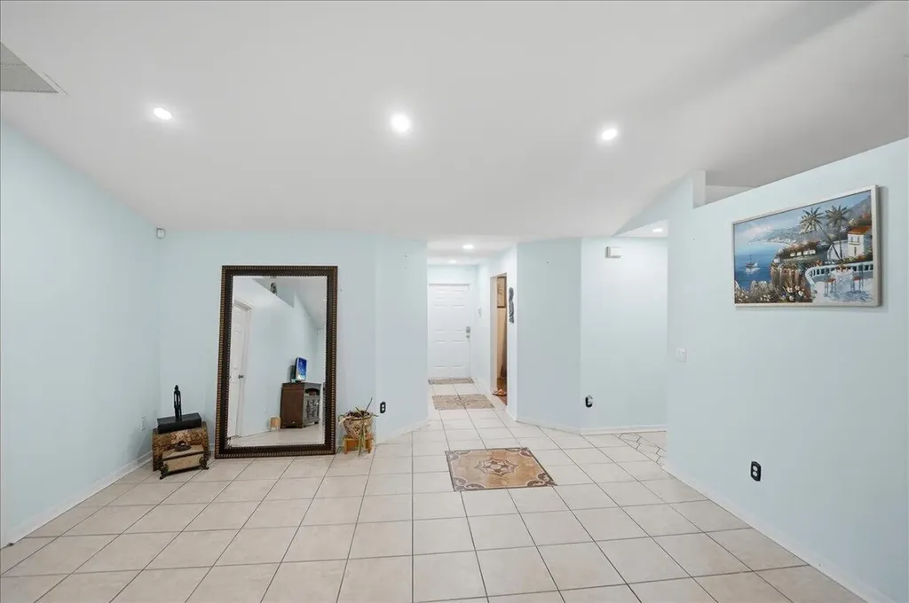 2418 SW Bayshore Boulevard Port St Lucie FL 34984