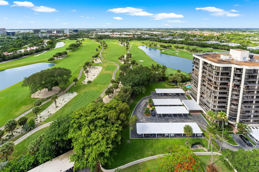 2425 Presidential Way West Palm Beach FL 33401