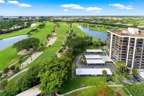 2425 Presidential Way West Palm Beach FL 33401