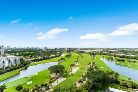 2425 Presidential Way West Palm Beach FL 33401