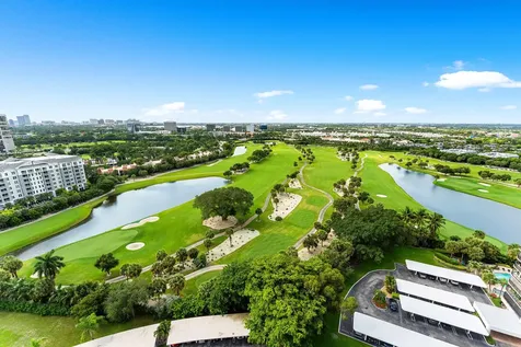 2425 Presidential Way West Palm Beach FL 33401