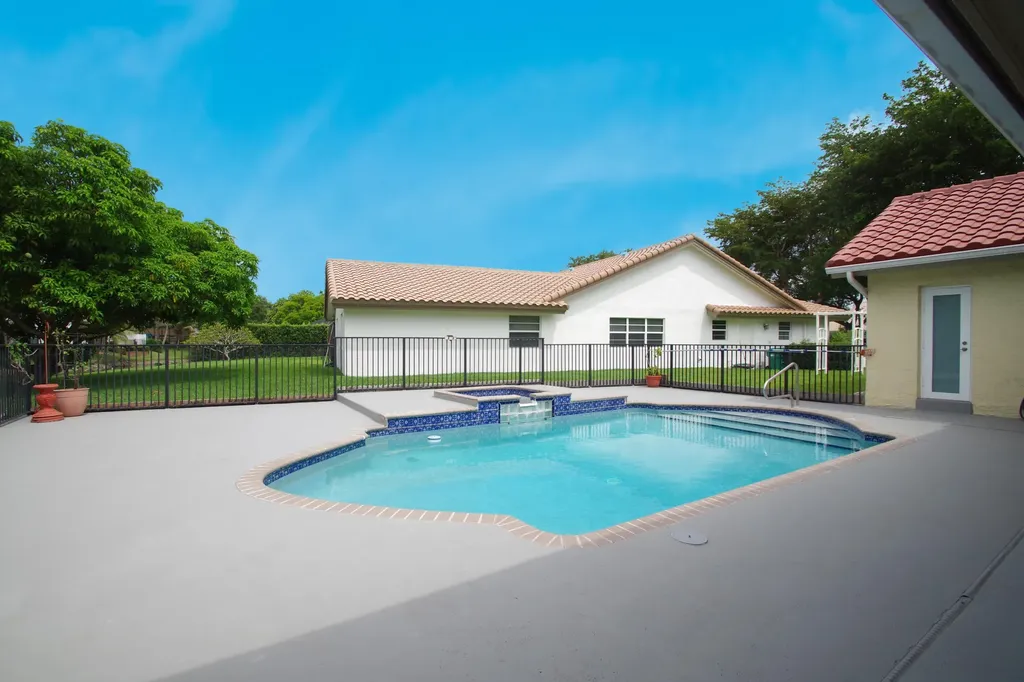 6300 NW 60th Way Parkland FL 33067
