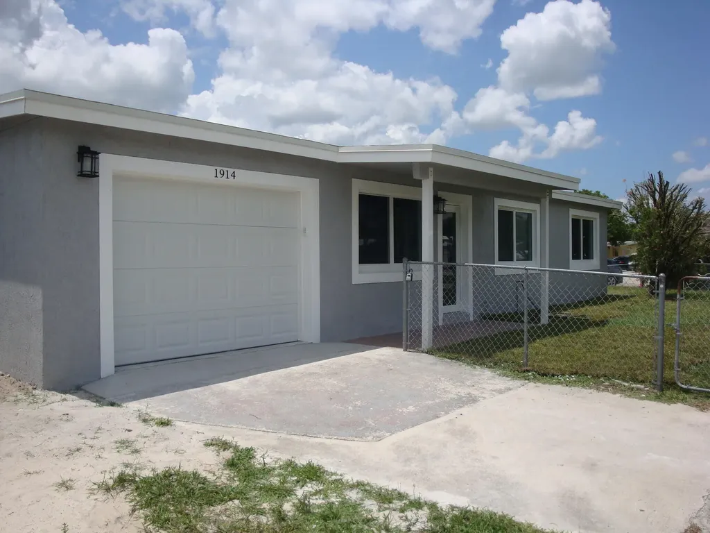 1914 Kudza Road West Palm Beach FL 33415