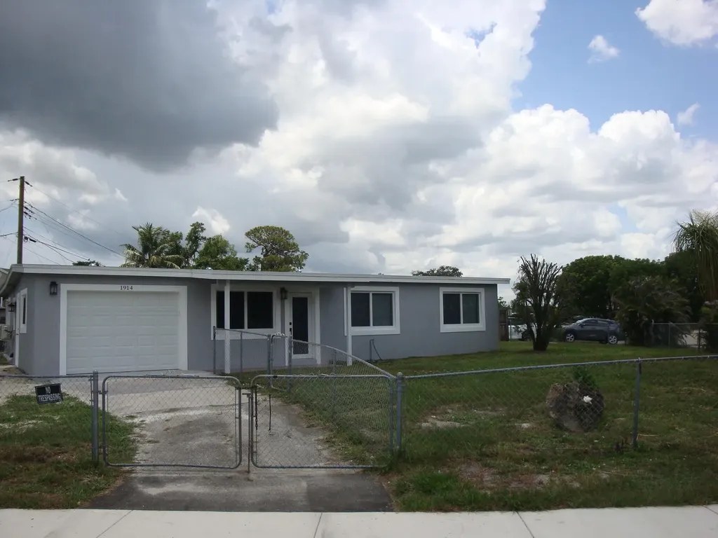 1914 Kudza Road West Palm Beach FL 33415