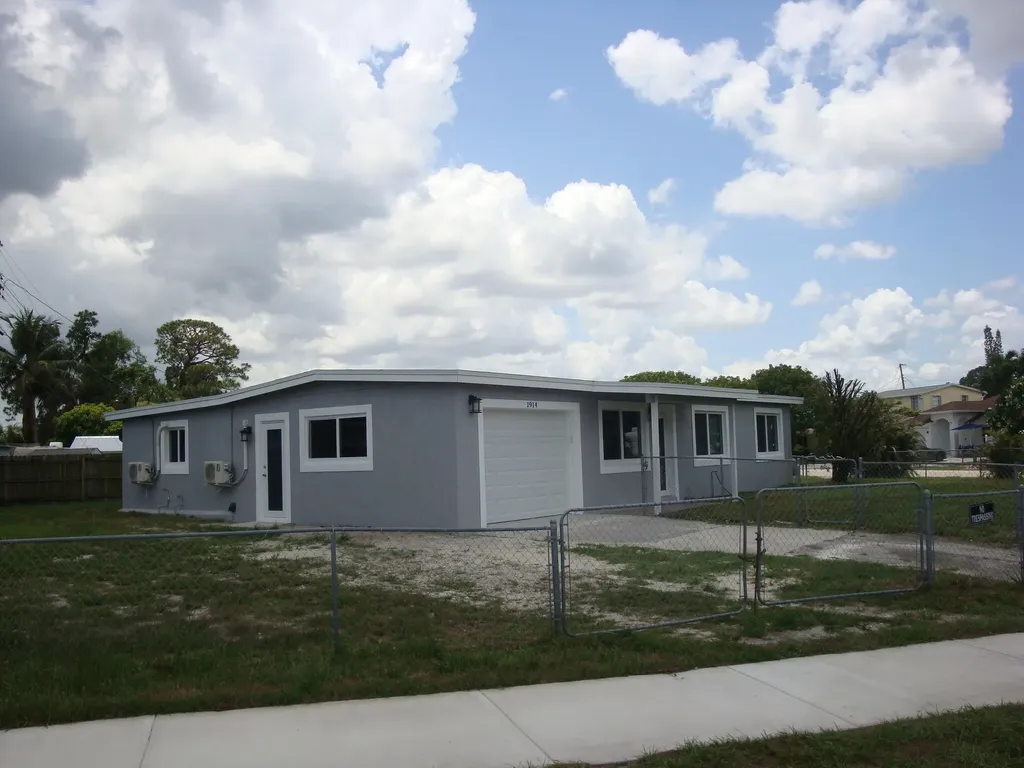 1914 Kudza Road West Palm Beach FL 33415