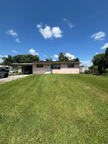 630 SE 2nd Street Belle Glade FL 33430
