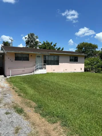 630 SE 2nd Street Belle Glade FL 33430