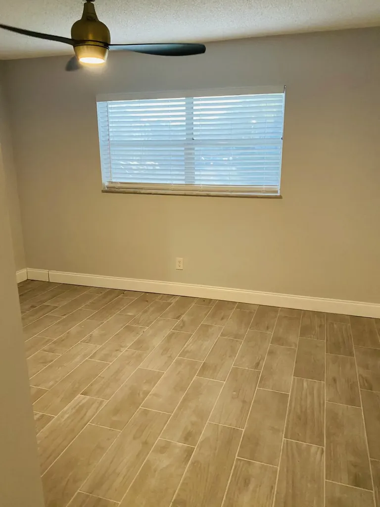 5268 NE 6th Avenue Oakland Park FL 33334