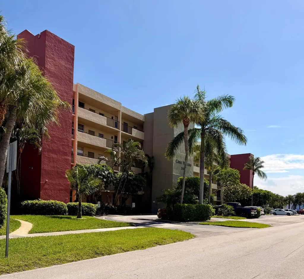 2400 NE 10th Street Pompano Beach FL 33062