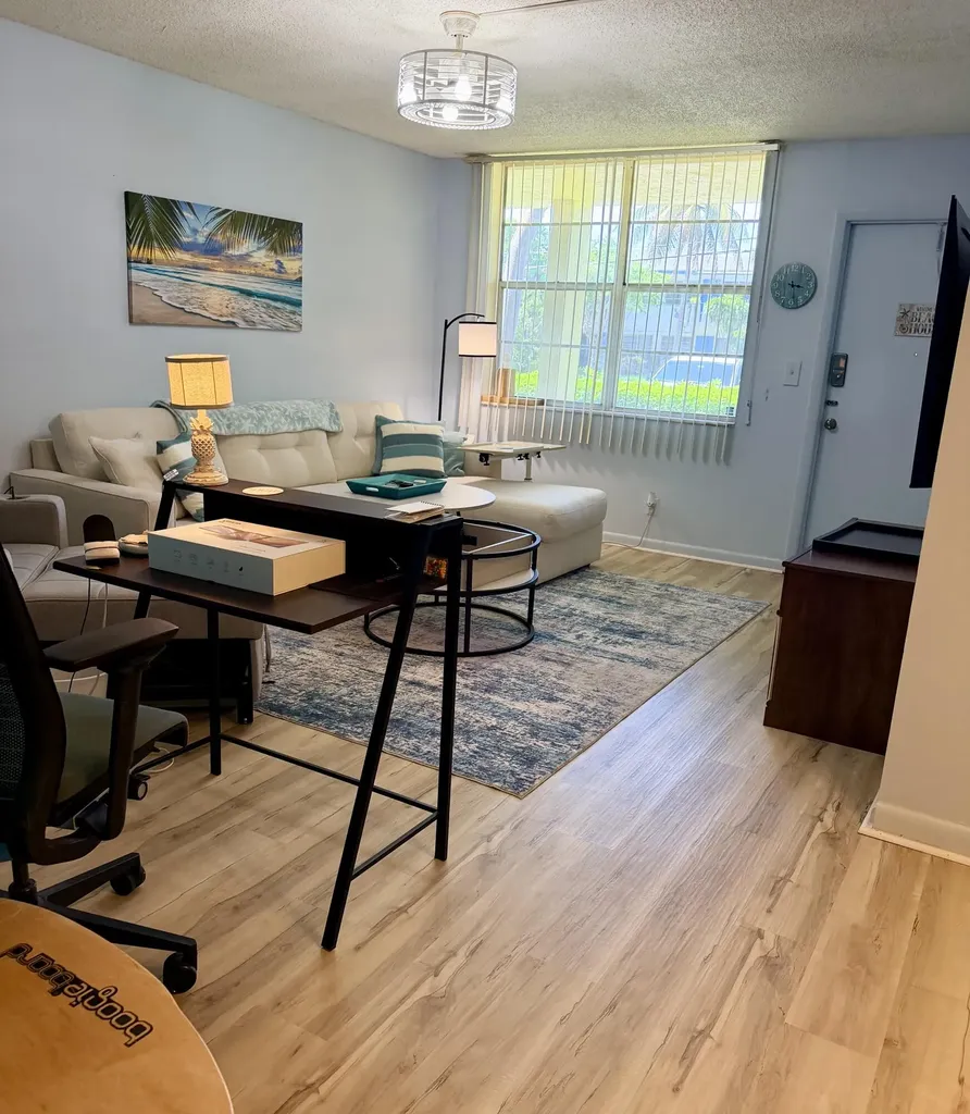 2400 NE 10th Street Pompano Beach FL 33062