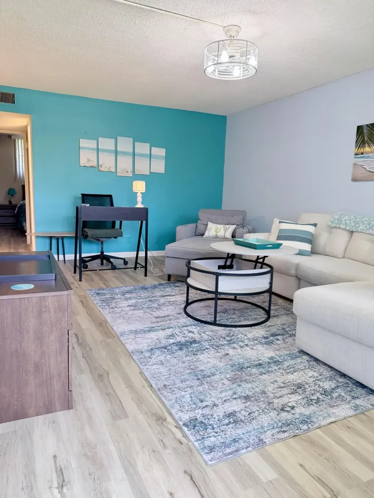 2400 NE 10th Street Pompano Beach FL 33062