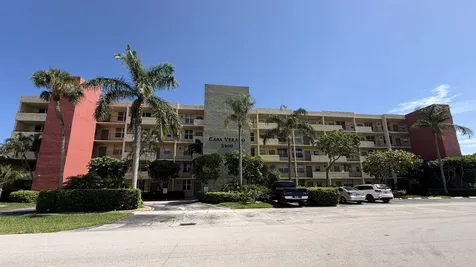 2400 NE 10th Street Pompano Beach FL 33062