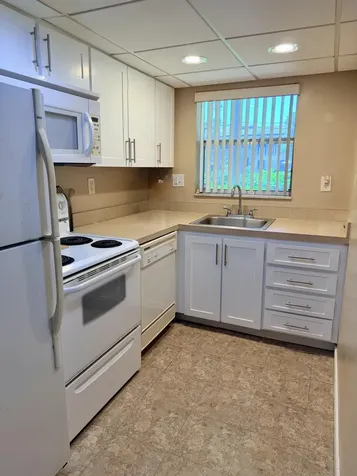 2400 NE 10th Street Pompano Beach FL 33062