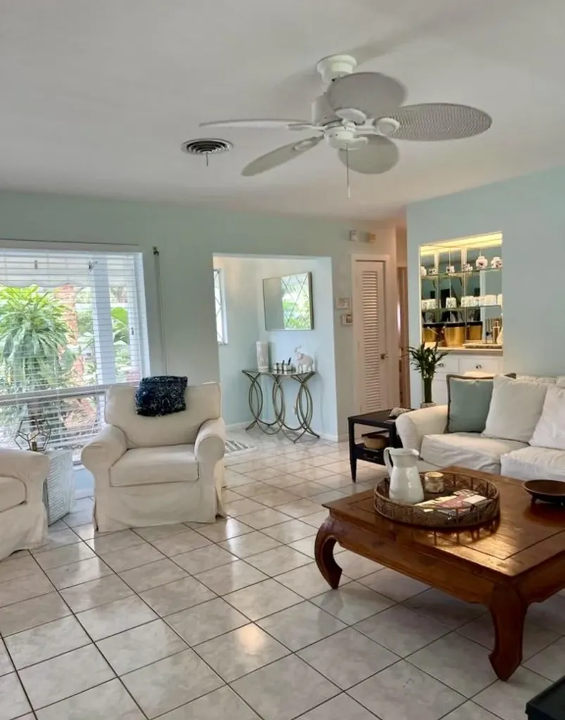 301 SW 8th Terrace Boca Raton FL 33486