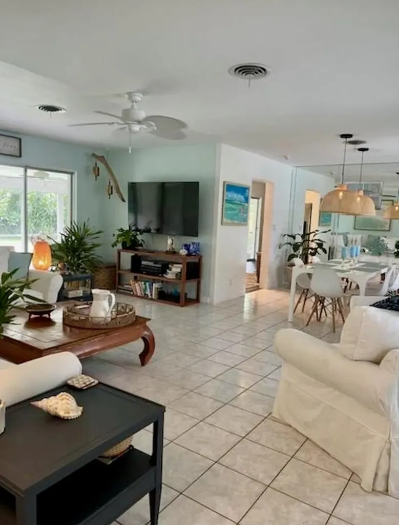 301 SW 8th Terrace Boca Raton FL 33486