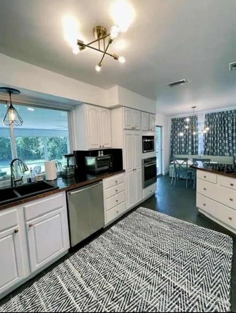 301 SW 8th Terrace Boca Raton FL 33486