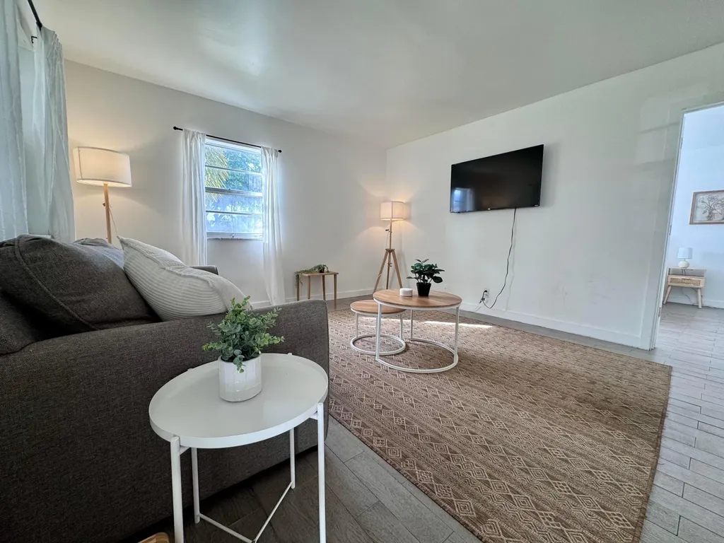 202 Lucerne Avenue Lake Worth Beach FL 33460