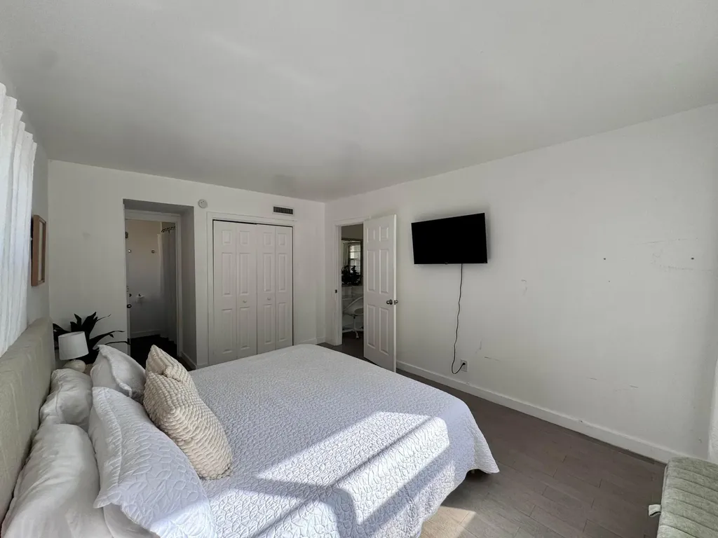 202 Lucerne Avenue Lake Worth Beach FL 33460