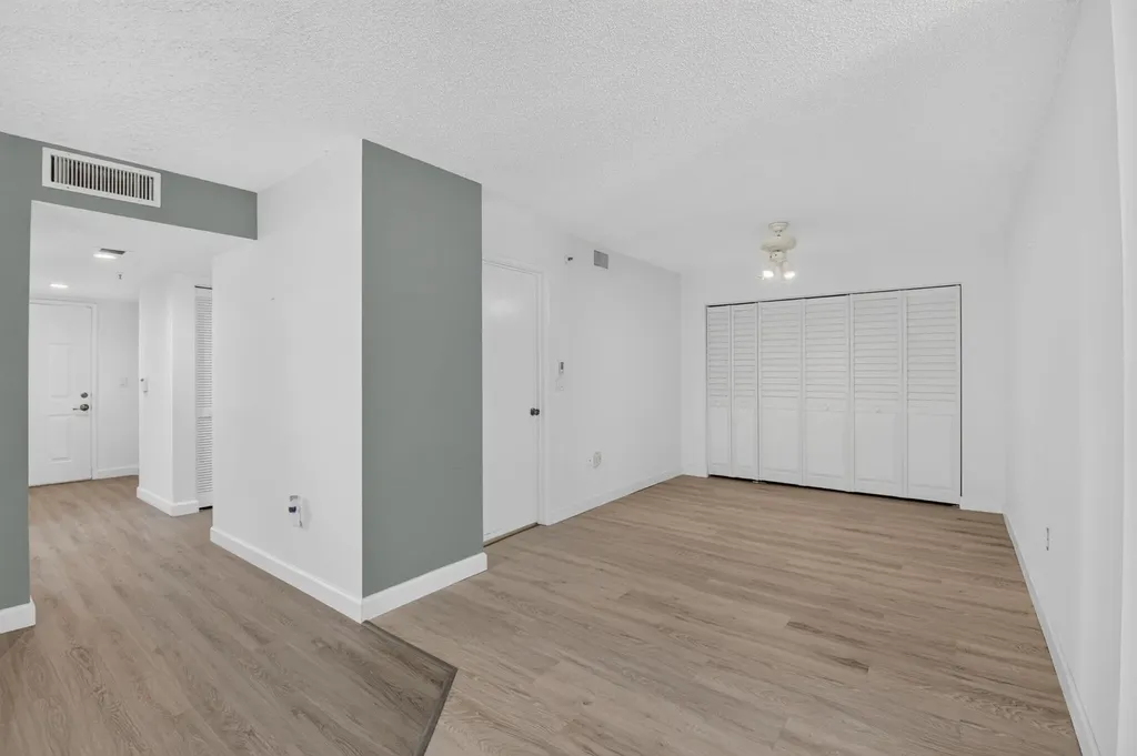 6080 Huntwick Terrace Delray Beach FL 33484