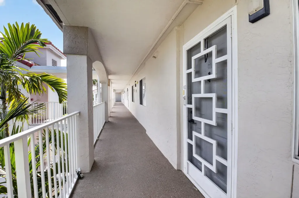 6080 Huntwick Terrace Delray Beach FL 33484