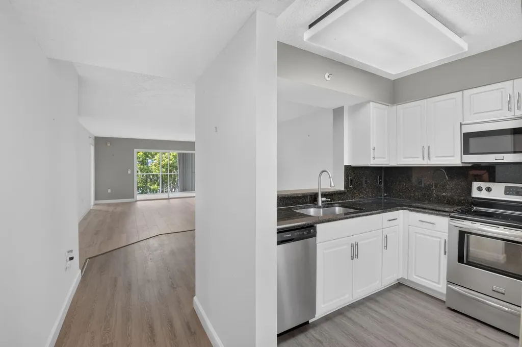6080 Huntwick Terrace Delray Beach FL 33484