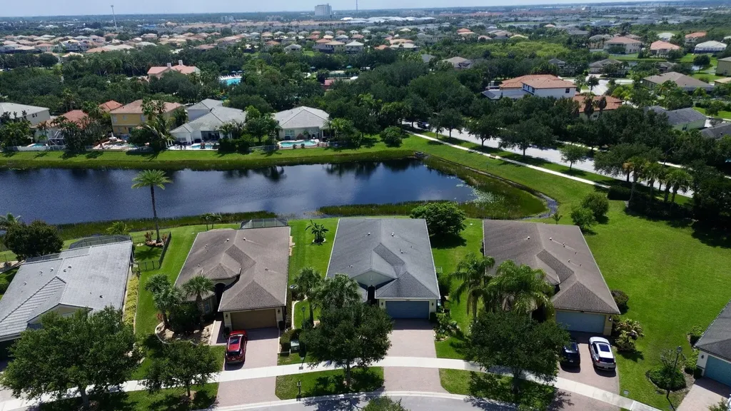11861 SW Crestwood Circle Port St Lucie FL 34987